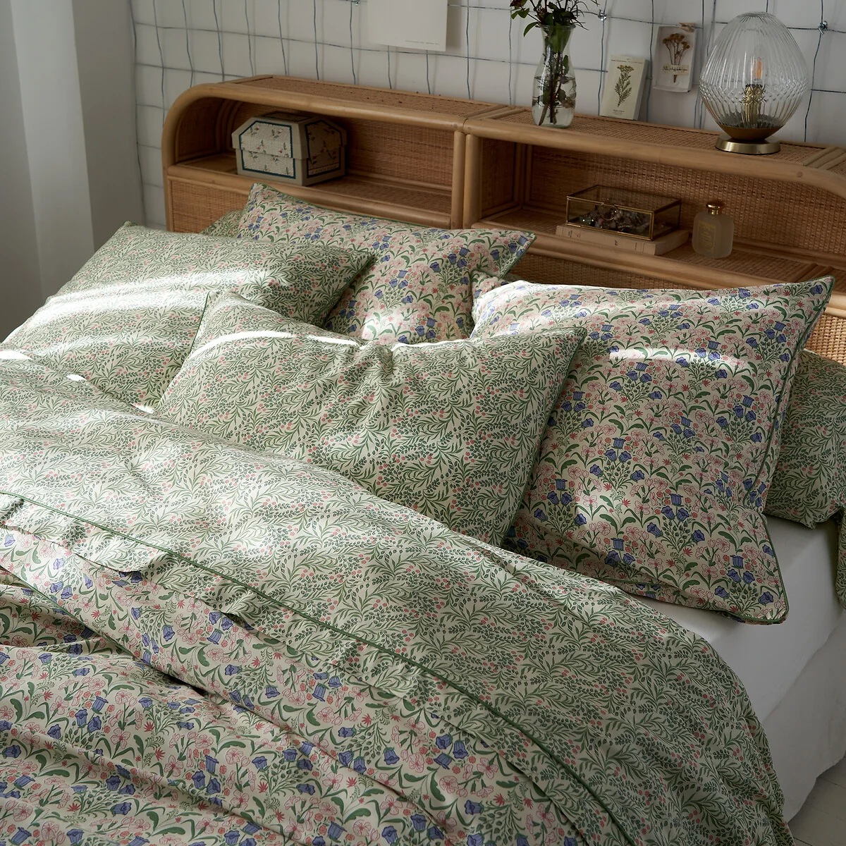 Lizbeth Floral 100% Cotton Satin 300 Thread Count Duvet Cover – image 2