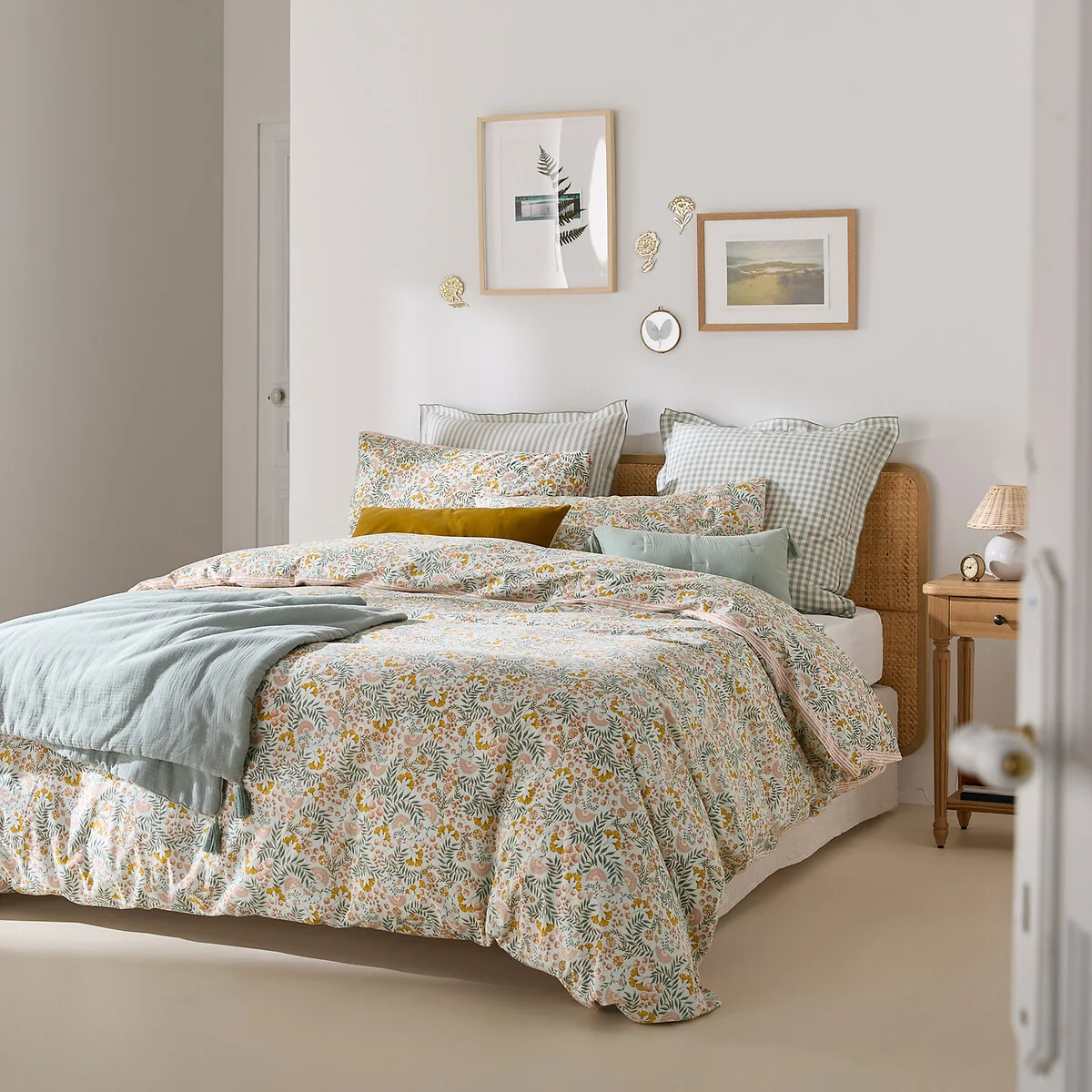 Majari Floral 100% Washed Cotton Duvet Cover – image 2