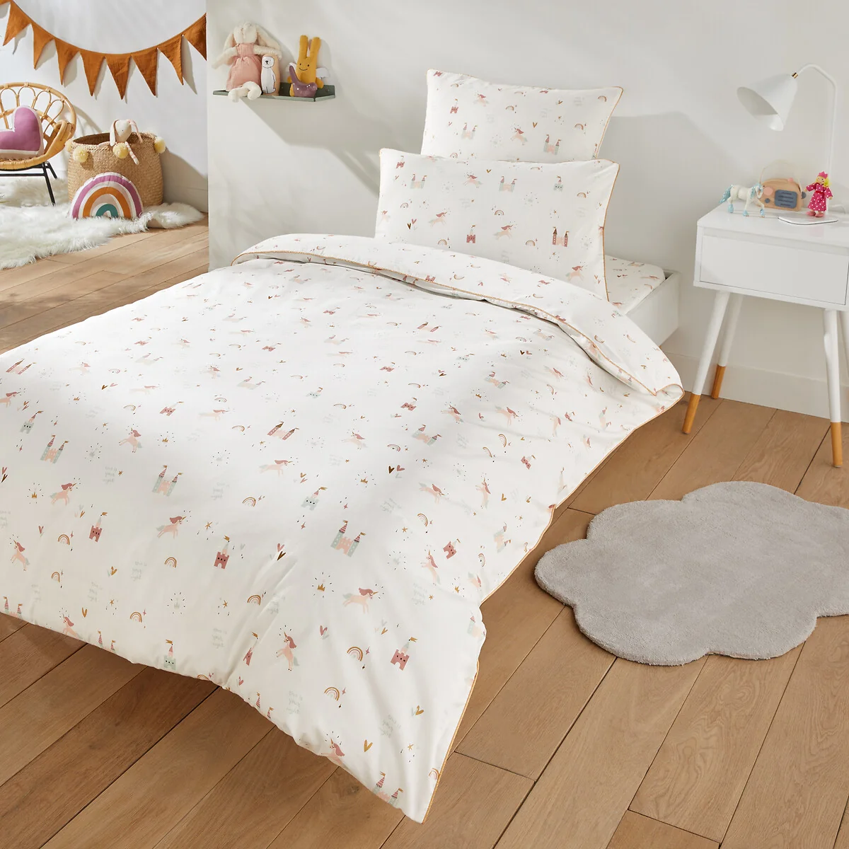 Unicorn Castle 100% Cotton Duvet Cover – image 1