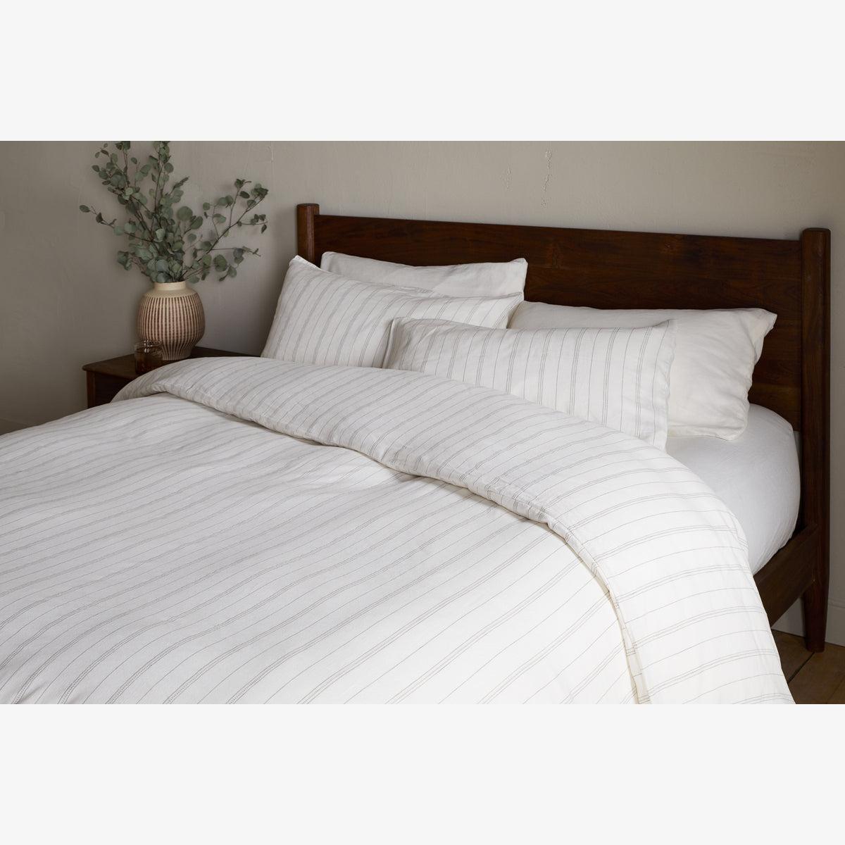 nkuku Anta Hemp & Cotton Duvet Cover | Textiles | Sage Green | Super King – image 1