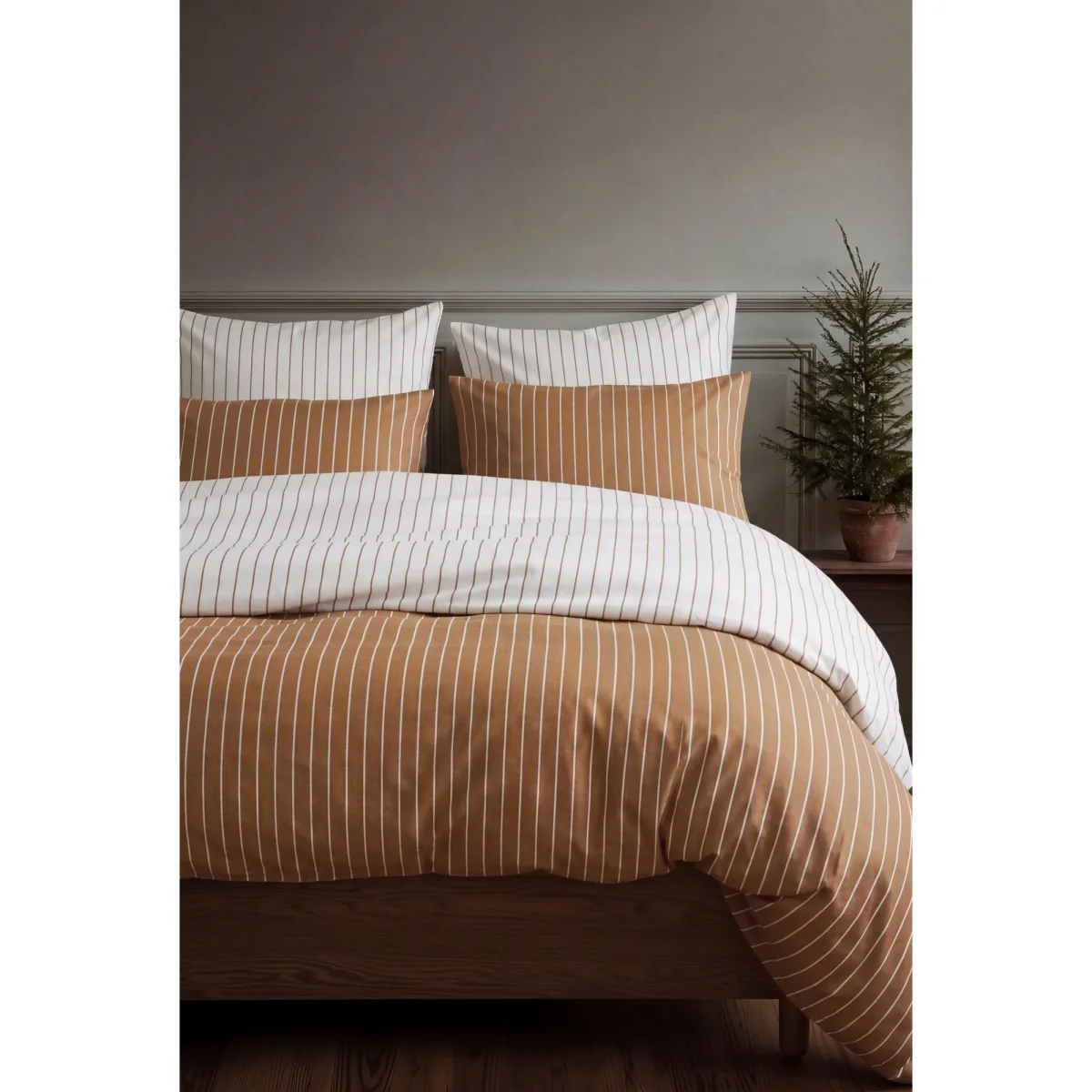 Juna Soft duvet cover set 220x220/2x50x60 cm Caramel-offwhite – image 4