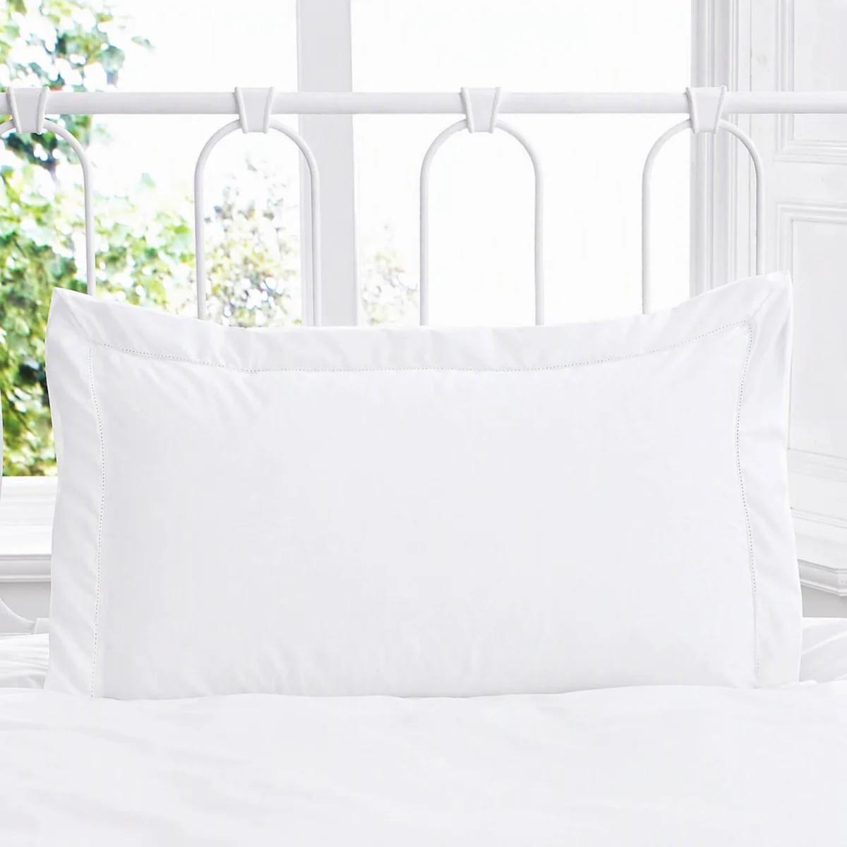 Martex Embroidered Duvet Cover Set - White / King – image 5