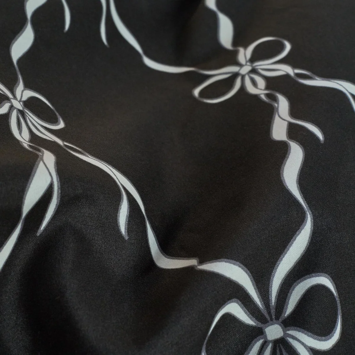 OHS Bow Ribbon Print Reversible Duvet Cover Set - Monochrome / Double / 1kg – image 3