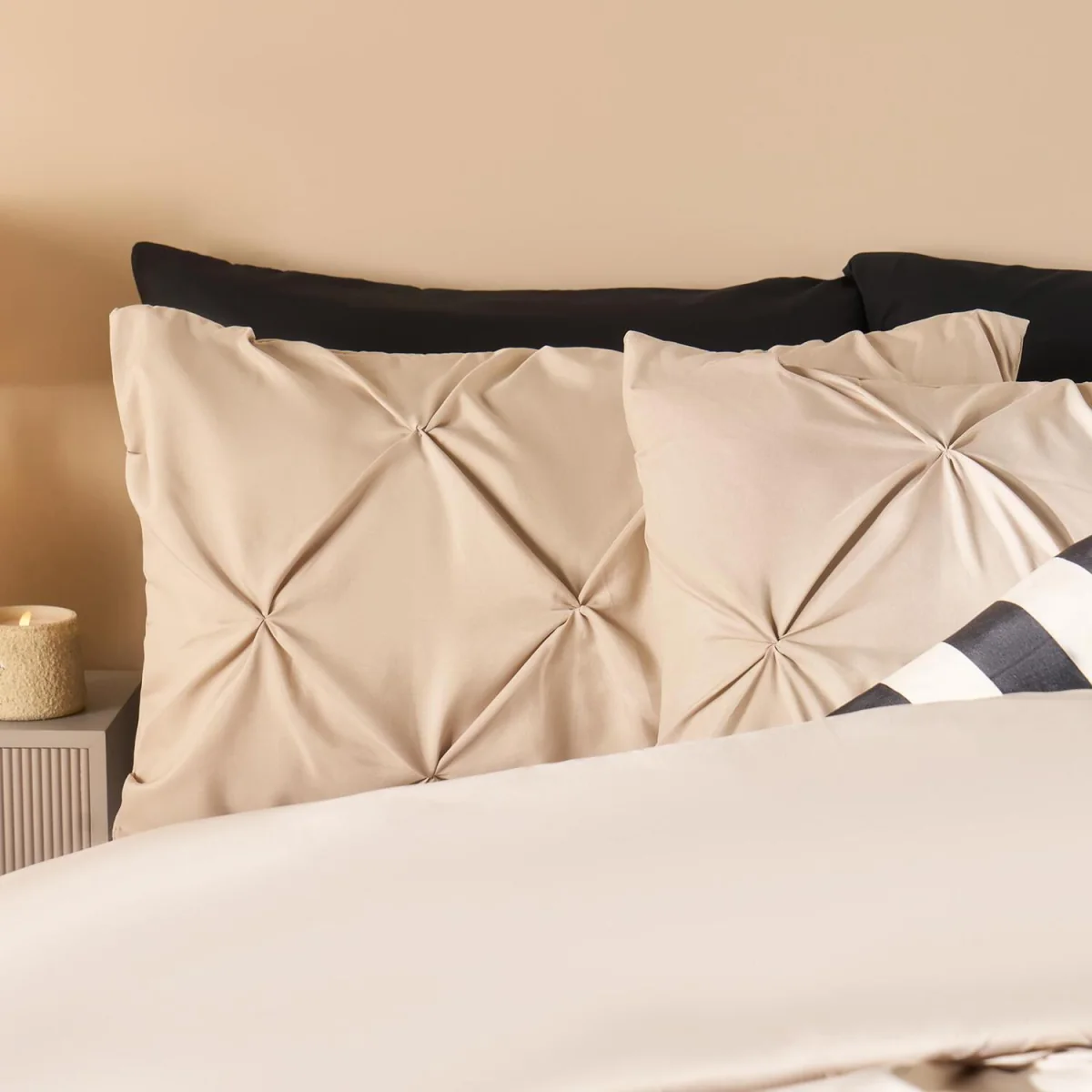 OHS Diamond Pintuck Pinch Pleat Duvet Cover Set - Natural / 1.05kg – image 4