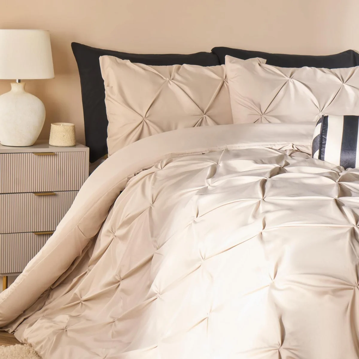 OHS Diamond Pintuck Pinch Pleat Duvet Cover Set - Natural / 1.05kg – image 5