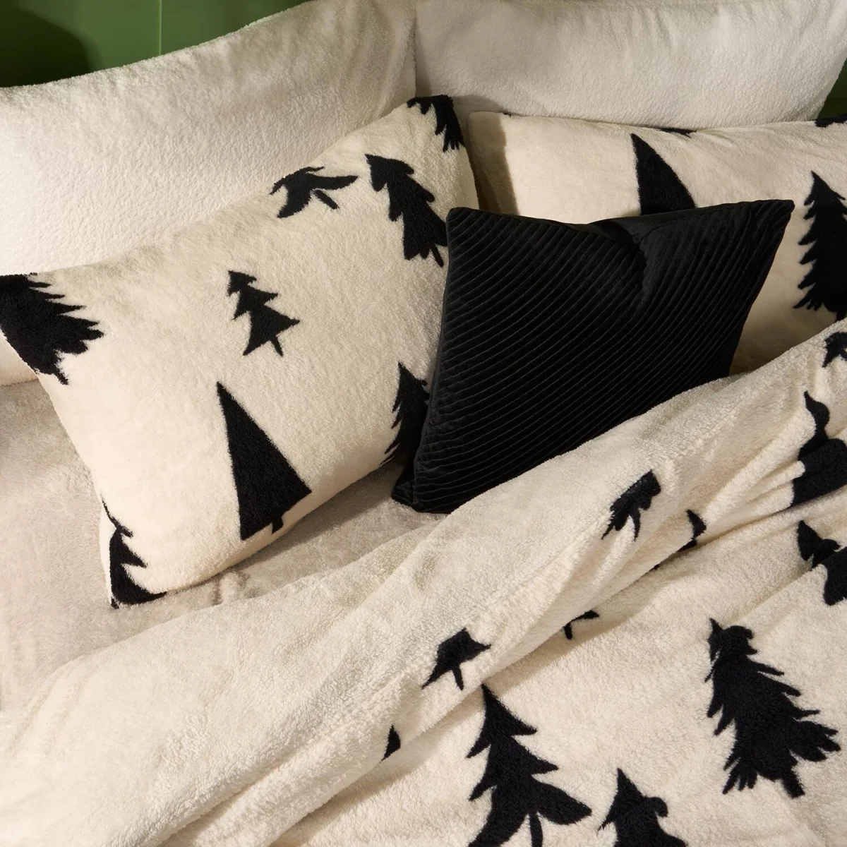 OHS Xmas Tree Teddy Duvet Cover - Monochrome / Single – image 3