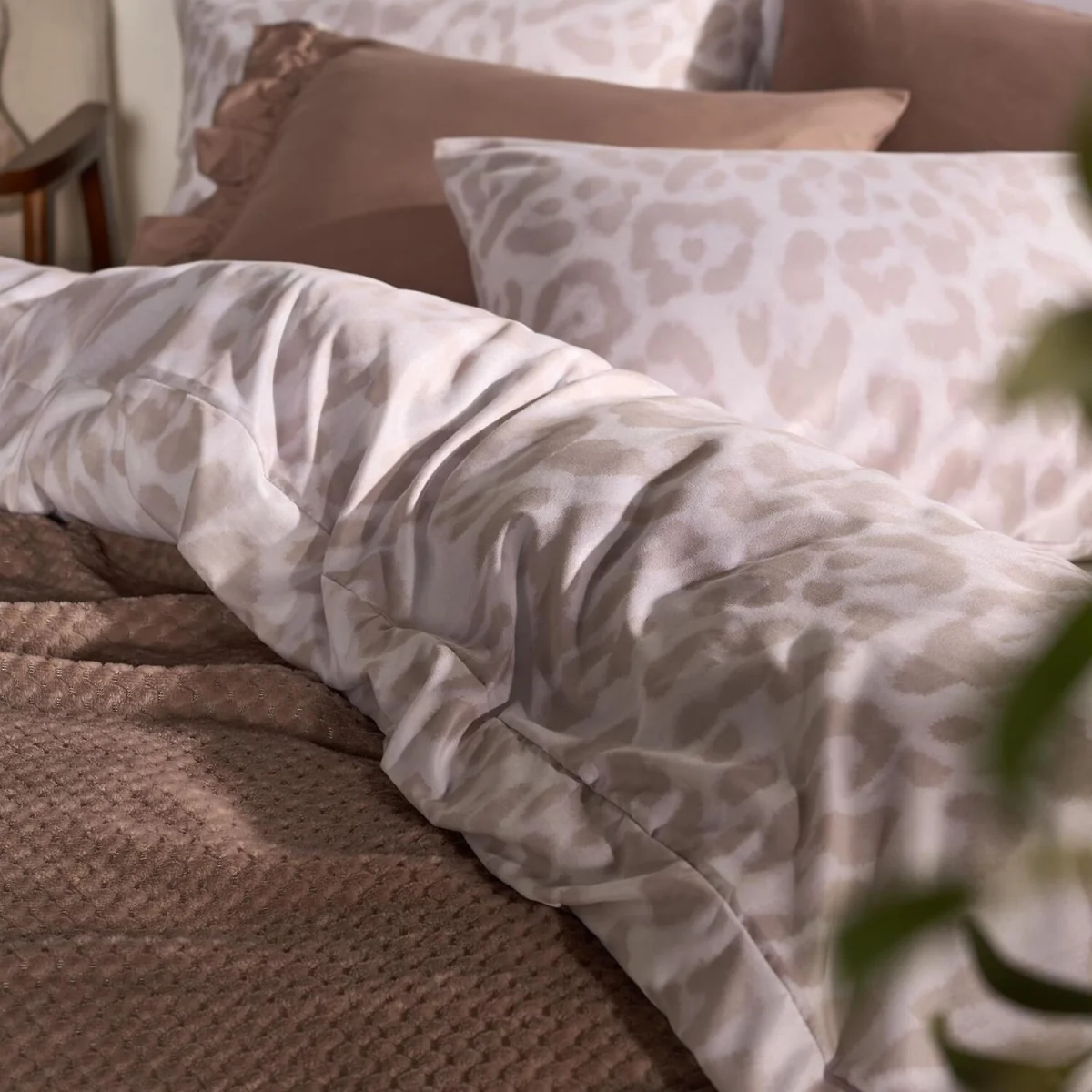 OHS Leopard Print Duvet Cover Set - Stone / 1.1kg – image 5