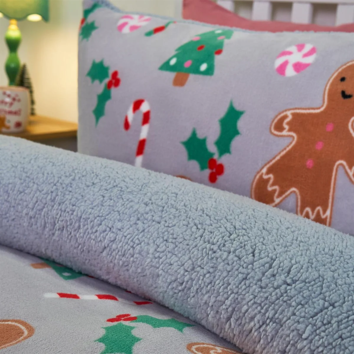 OHS Christmas Gingerbread Fleece Duvet Cover Set - Grey – image 4