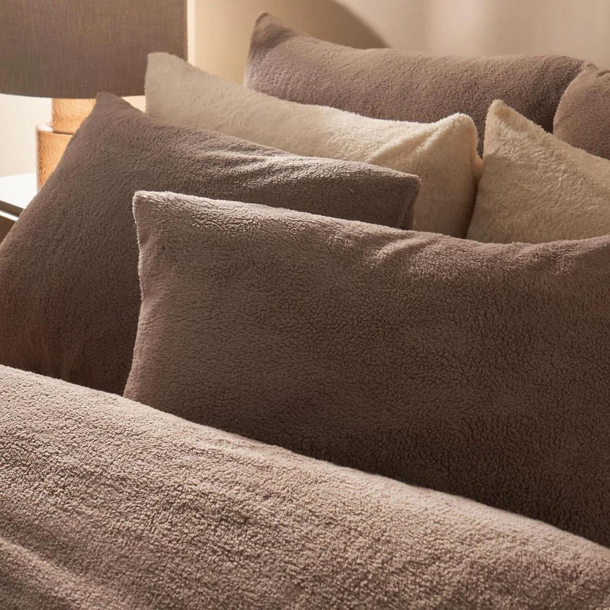 OHS Teddy Fleece Duvet Cover Set - Natural / 31cm / 1.96kg – image 4