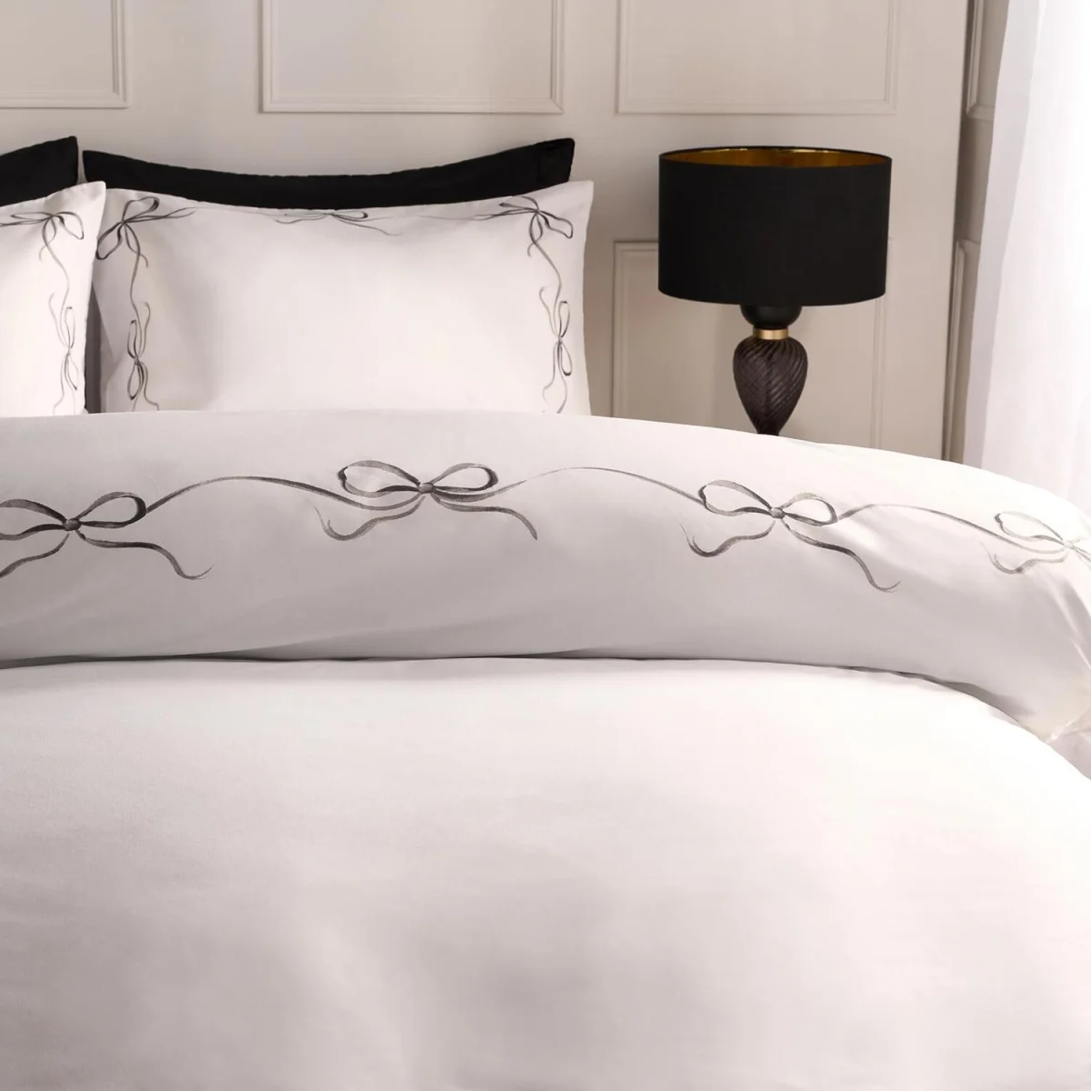 OHS Bow Border Duvet Cover Set - White/Black / 0.8kg – image 3
