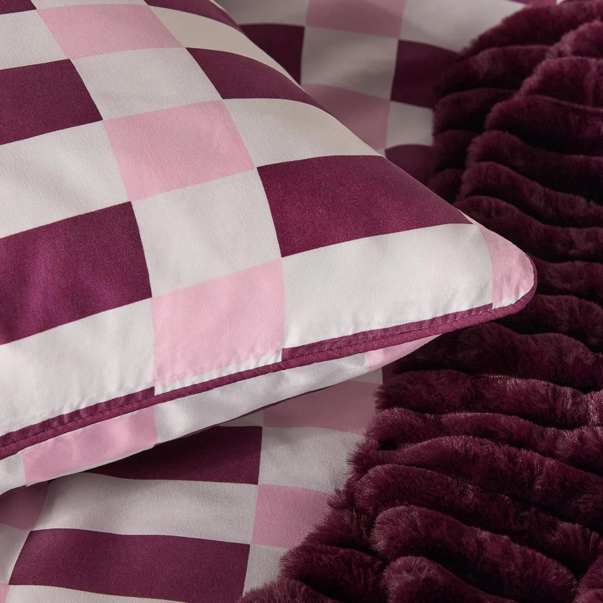 OHS Piped Edge Duvet Cover Set - Burgundy/Pink / 0.82kg – image 6