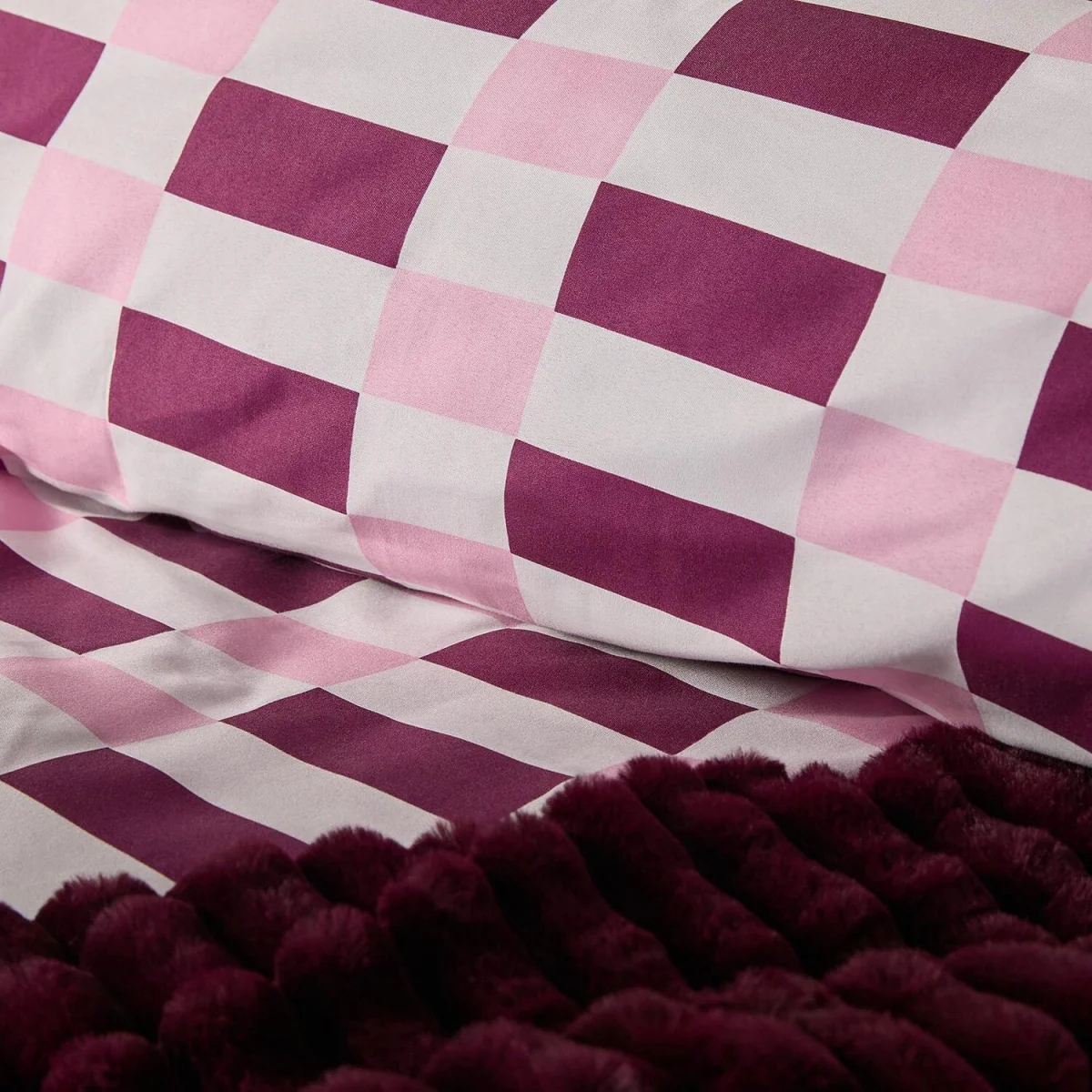 OHS Piped Edge Duvet Cover Set - Burgundy/Pink / 0.82kg – image 7