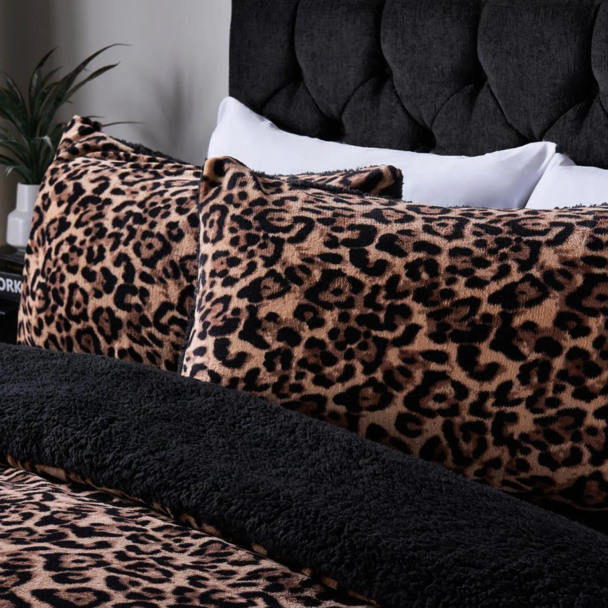 OHS Leopard Fleece Duvet Cover Set - Natural / Plump¿ / 32cm / 1.75kg – image 4