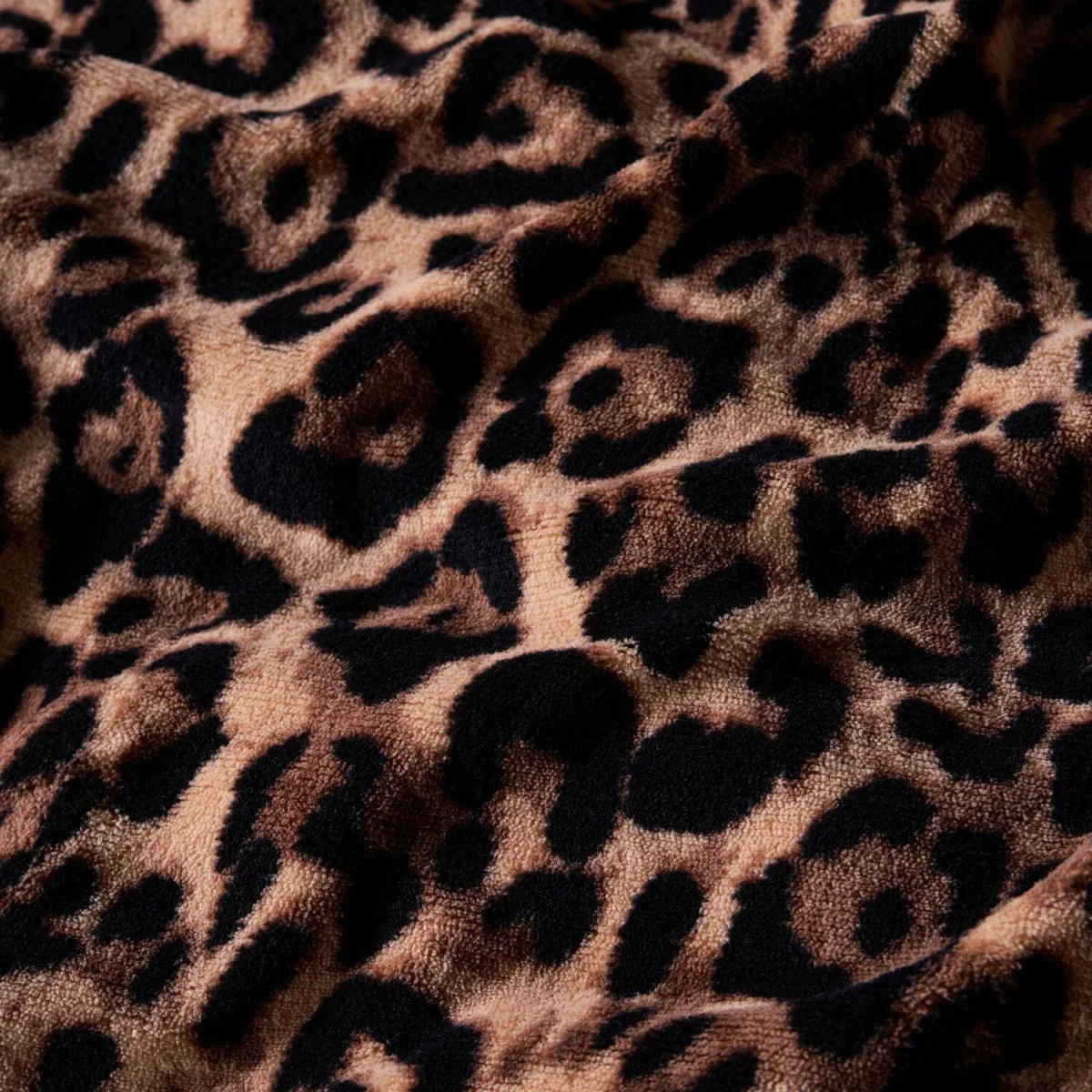 OHS Leopard Fleece Duvet Cover Set - Natural / Plump¿ / 32cm / 1.75kg – image 5