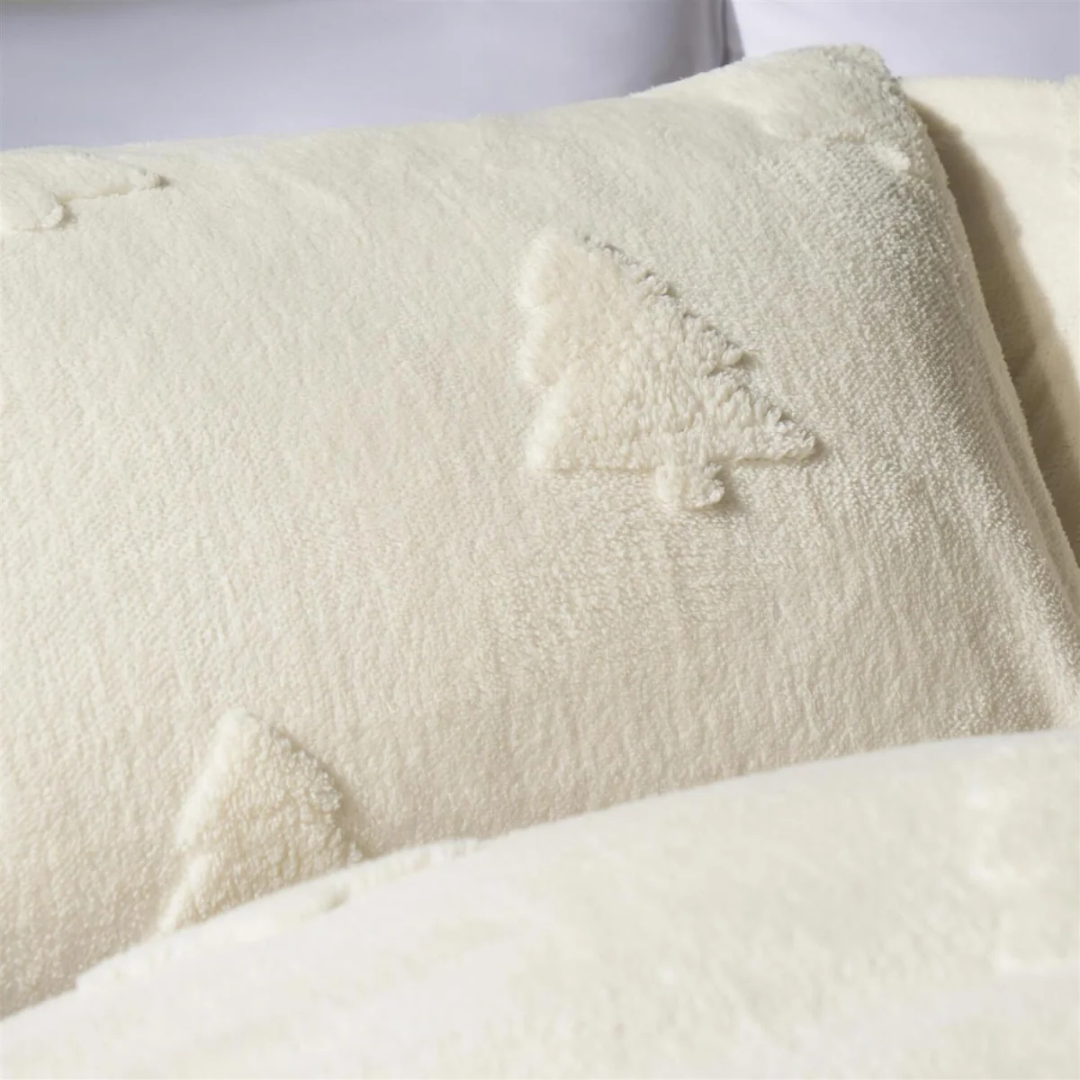 OHS Winter Tree Tufted Teddy Fleece Duvet Cover Set - White / Double – image 4