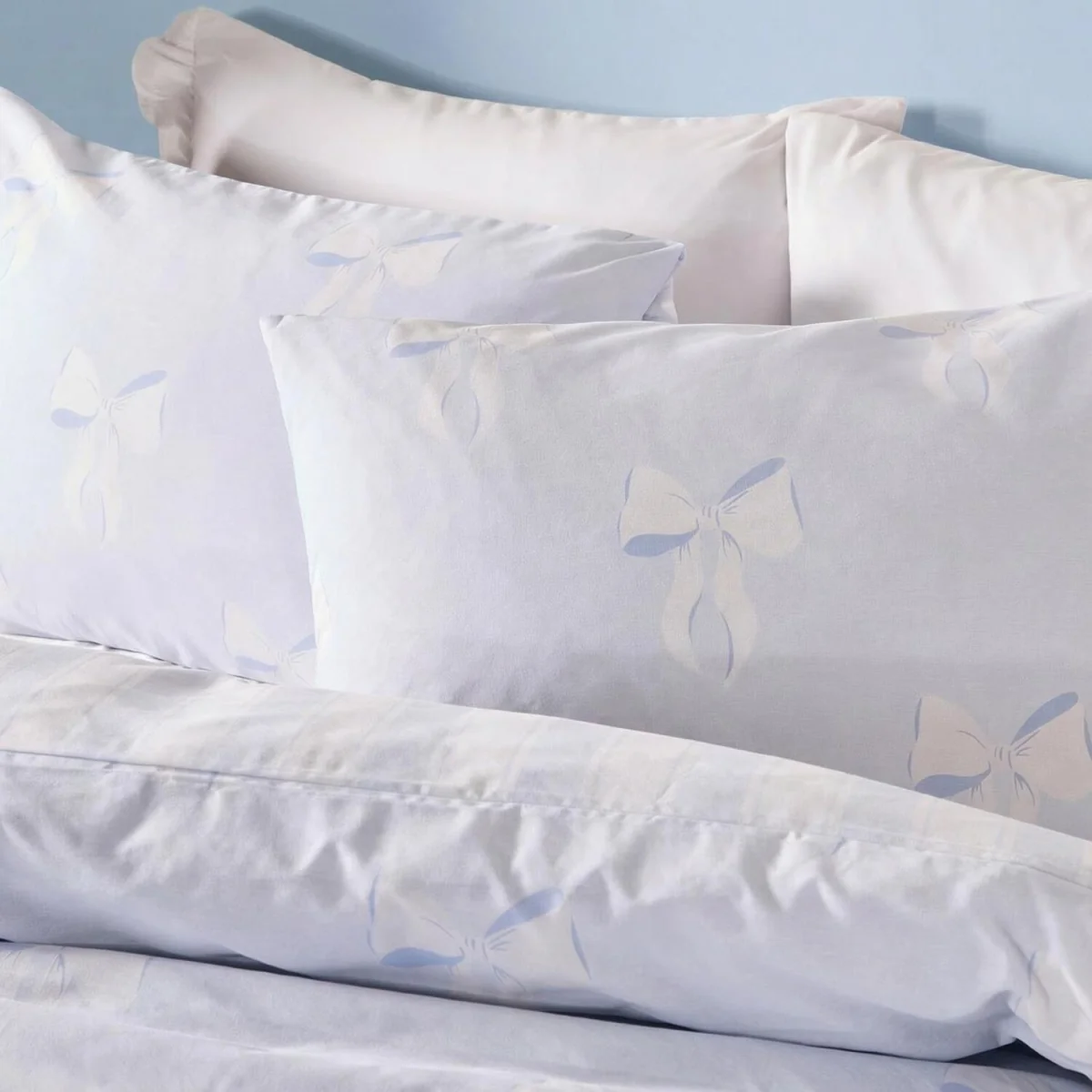 OHS Bow Print Reversible Duvet Cover Set - Blue/White / Double / 1kg – image 3