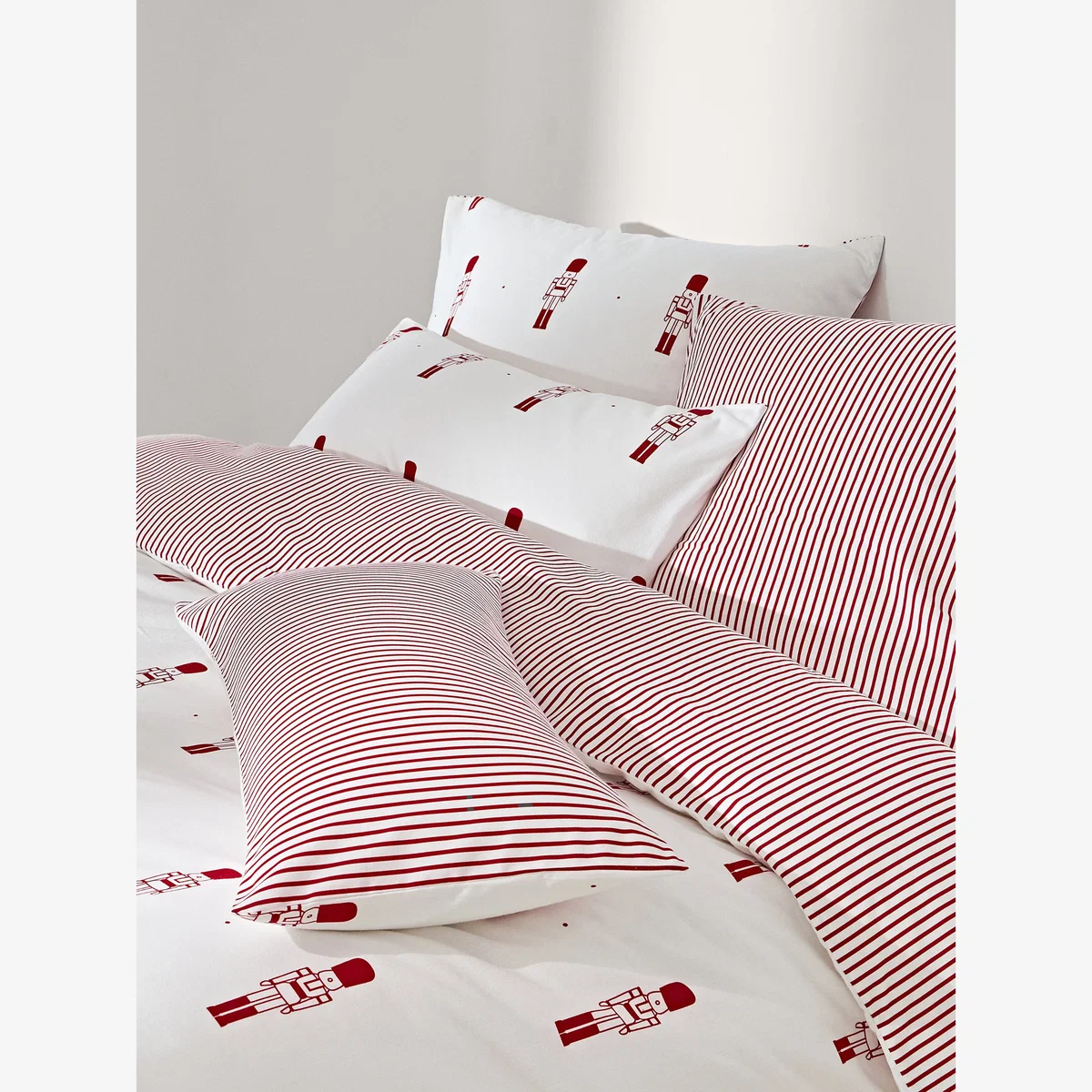Reversible Flannel Duvet Cover Noan with Nutcracker Motif – image 1