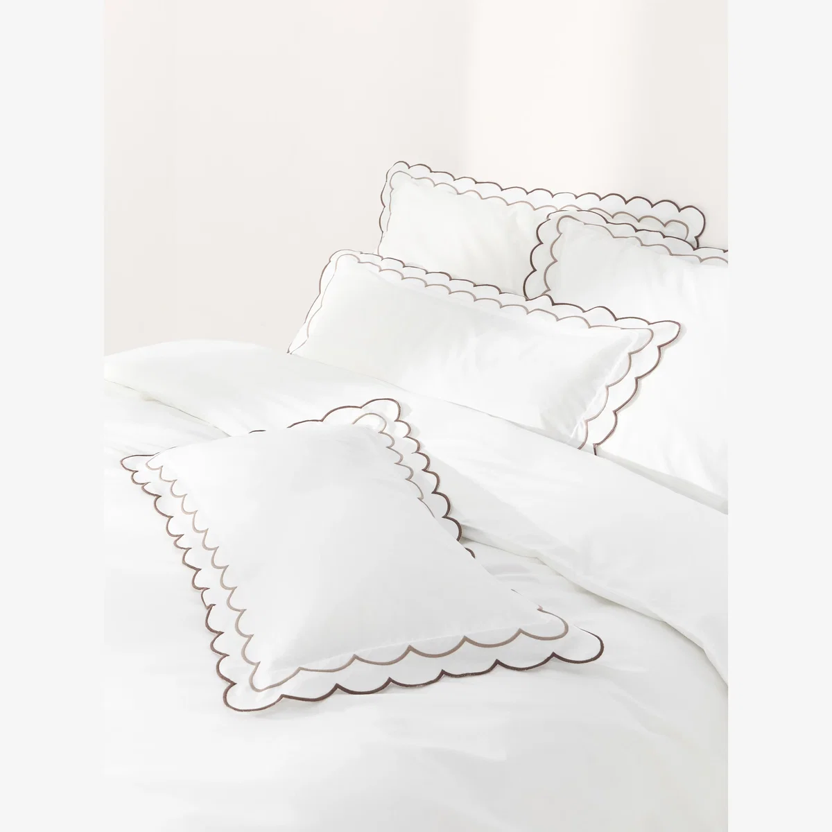 Cotton Percale Duvet Cover Atina with Wavy Hem – image 1