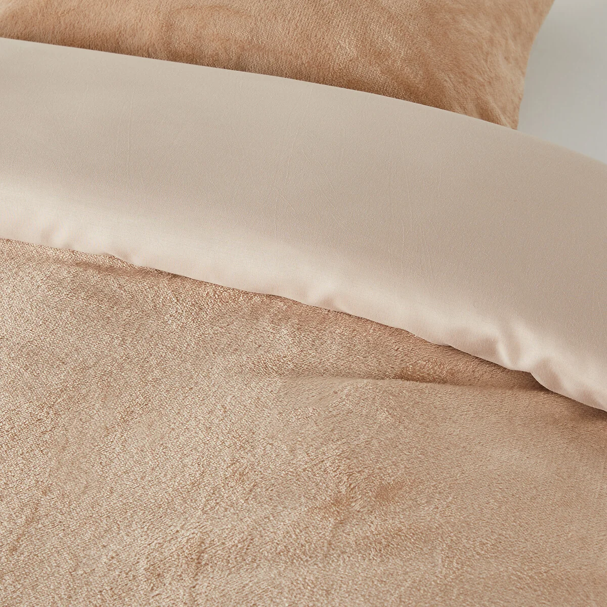 Child's Fleece Bed Set with Rectangular Pillow – image 2