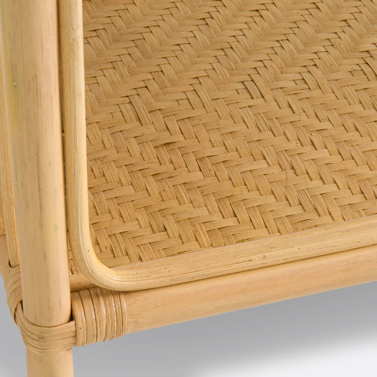 Thao Shelving Unit – image 4
