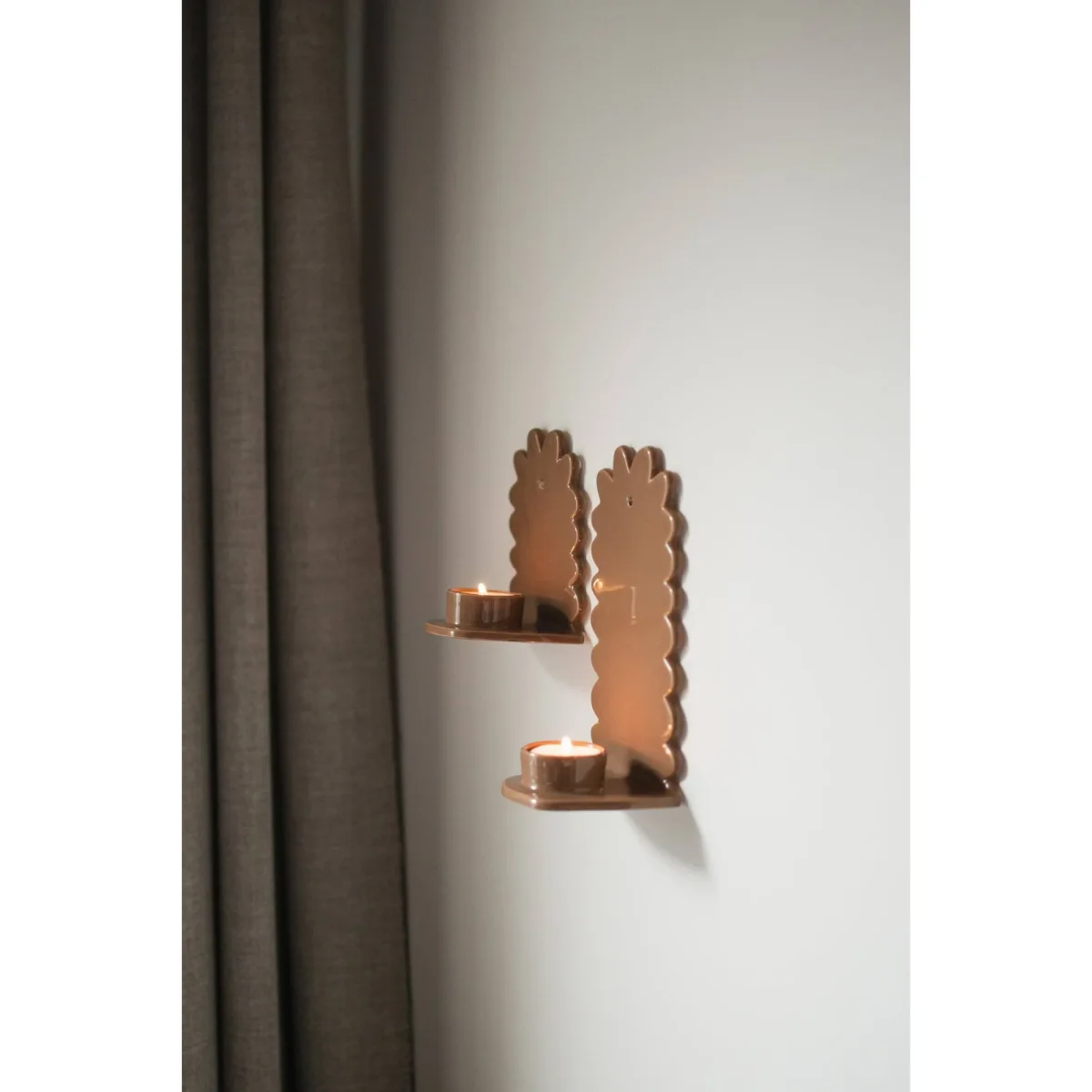 DBKD Flowery wall candle holder Shiny nougat – image 3