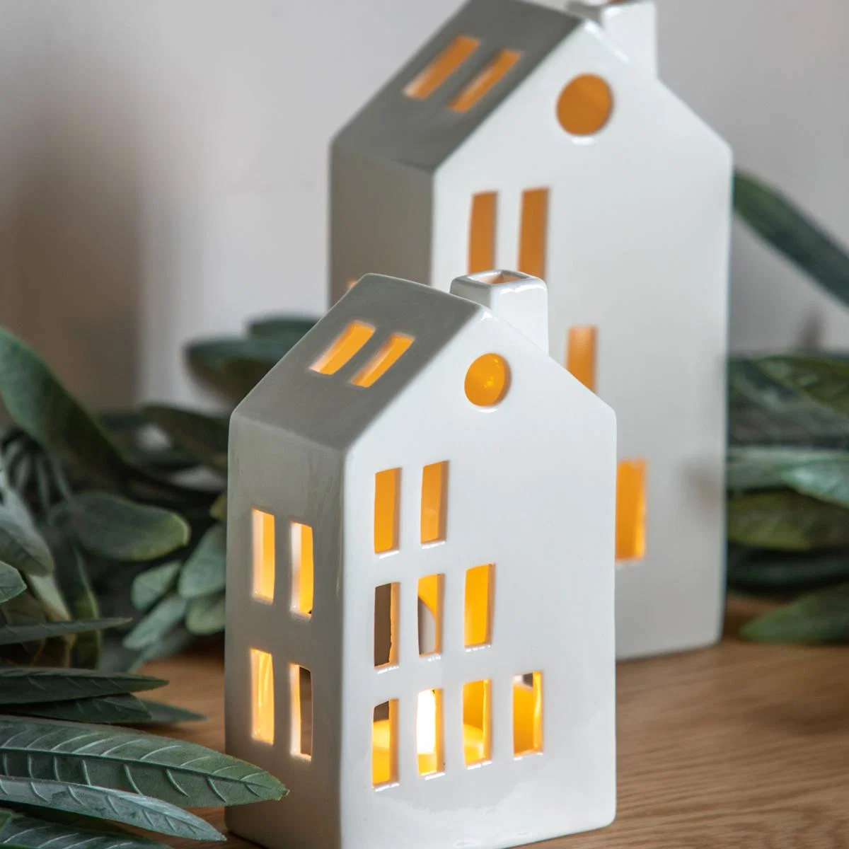 Lodge Tealight Holder in White Porcelain Large – image 2