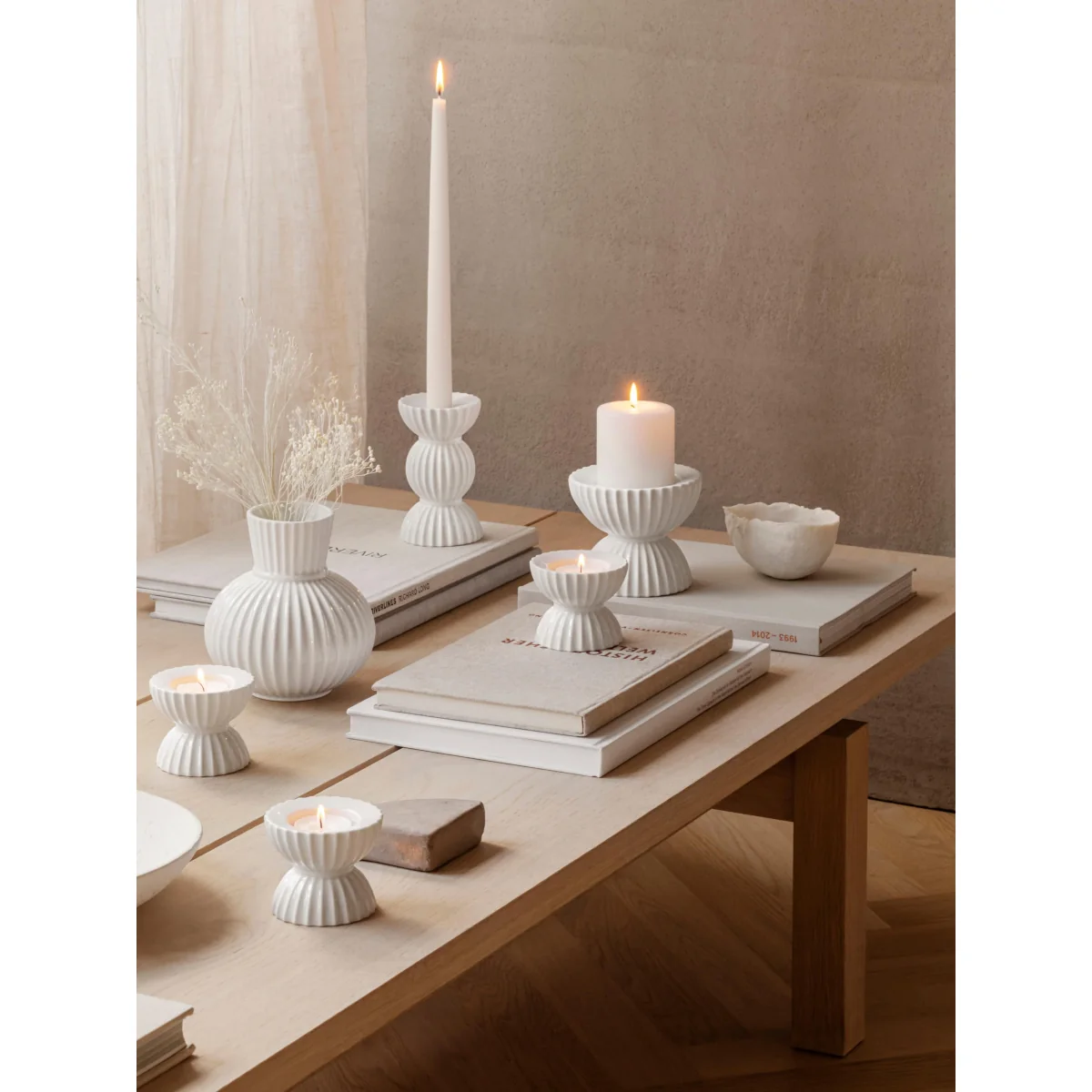 Porcelain Tealight Holder Tura with A Ribbed Surface – image 2