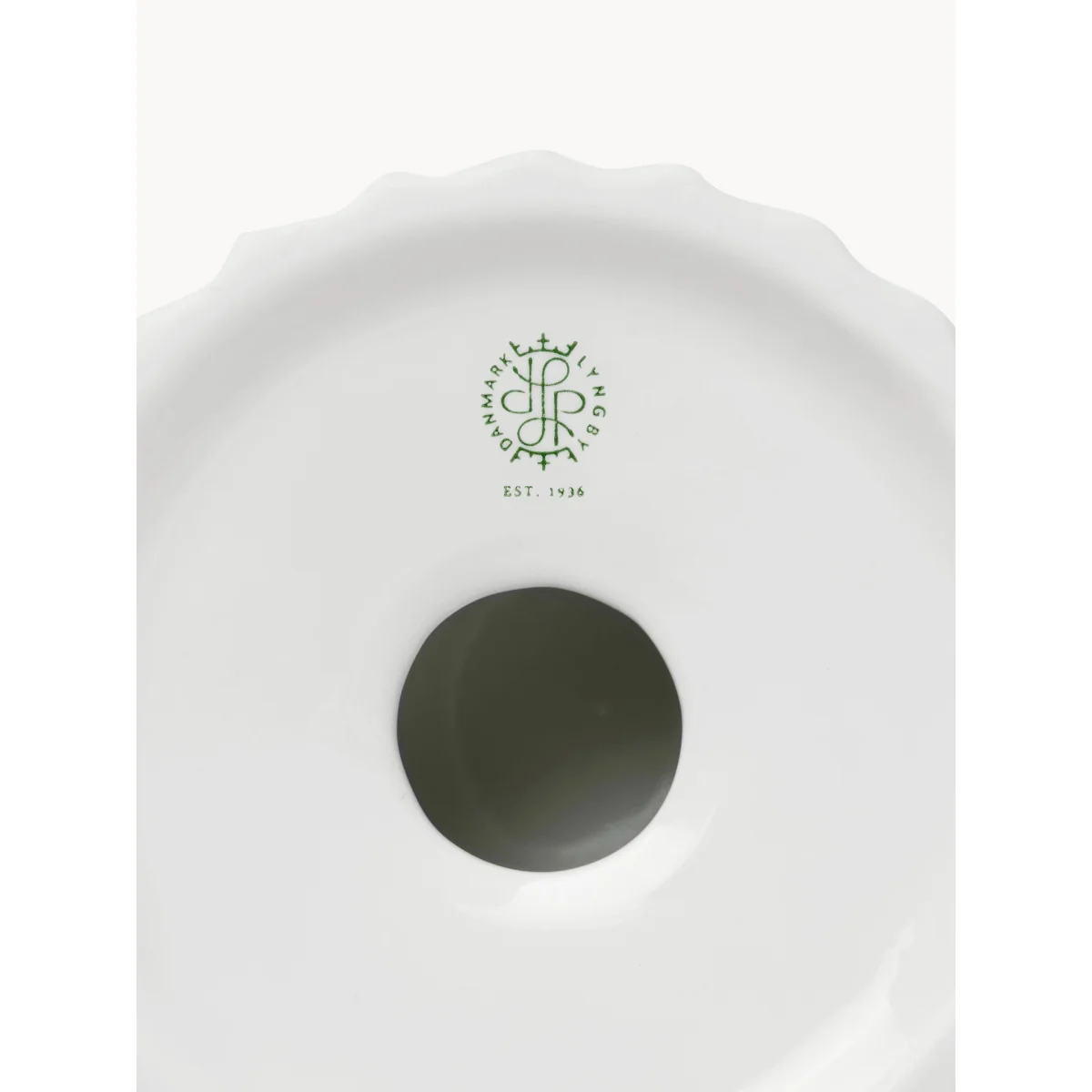 Porcelain Tealight Holder Tura with A Ribbed Surface – image 4