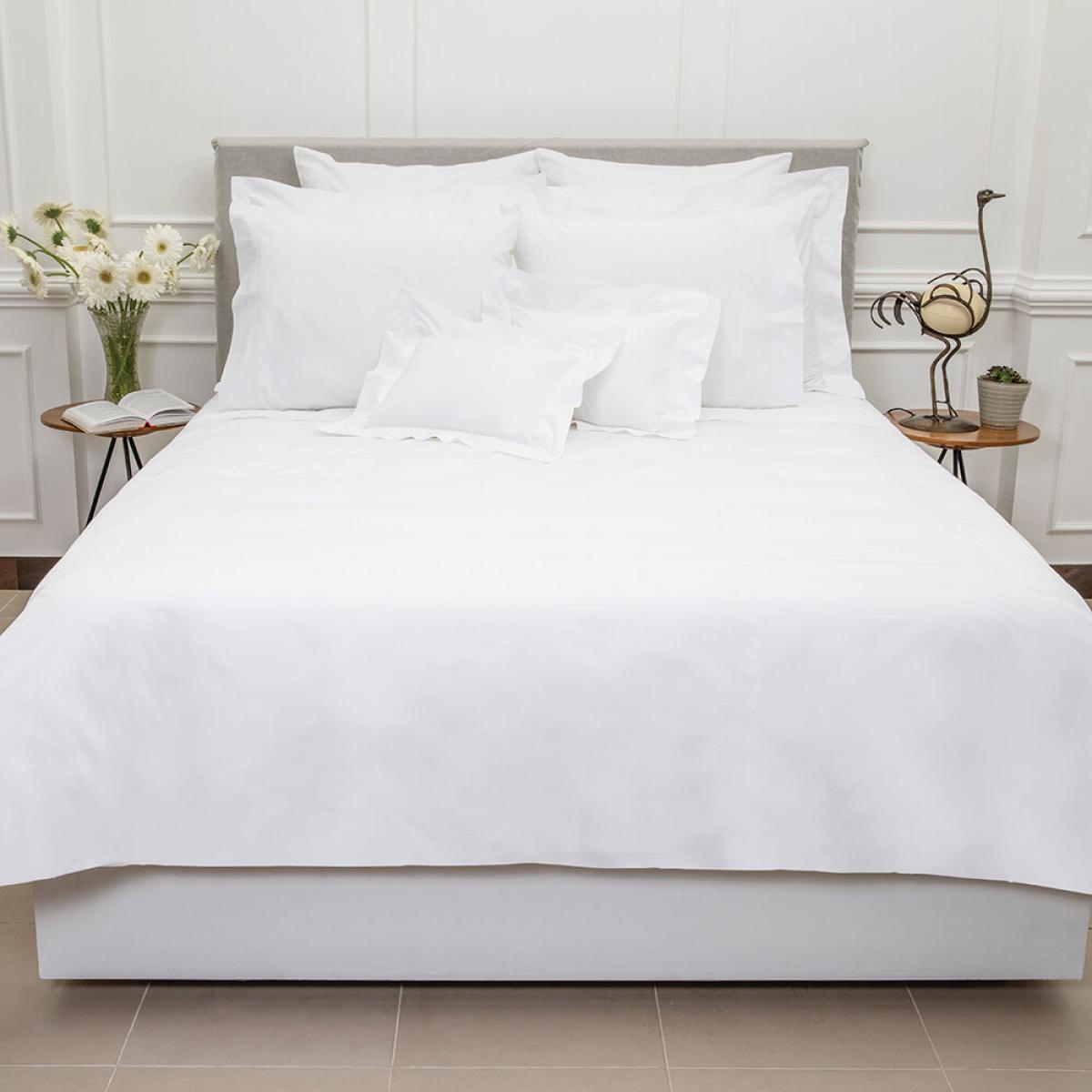 Reed Family Linen - Egyptian Cotton Four Row Cord Stitched Duvet Cover Set - White - Super King – image 1