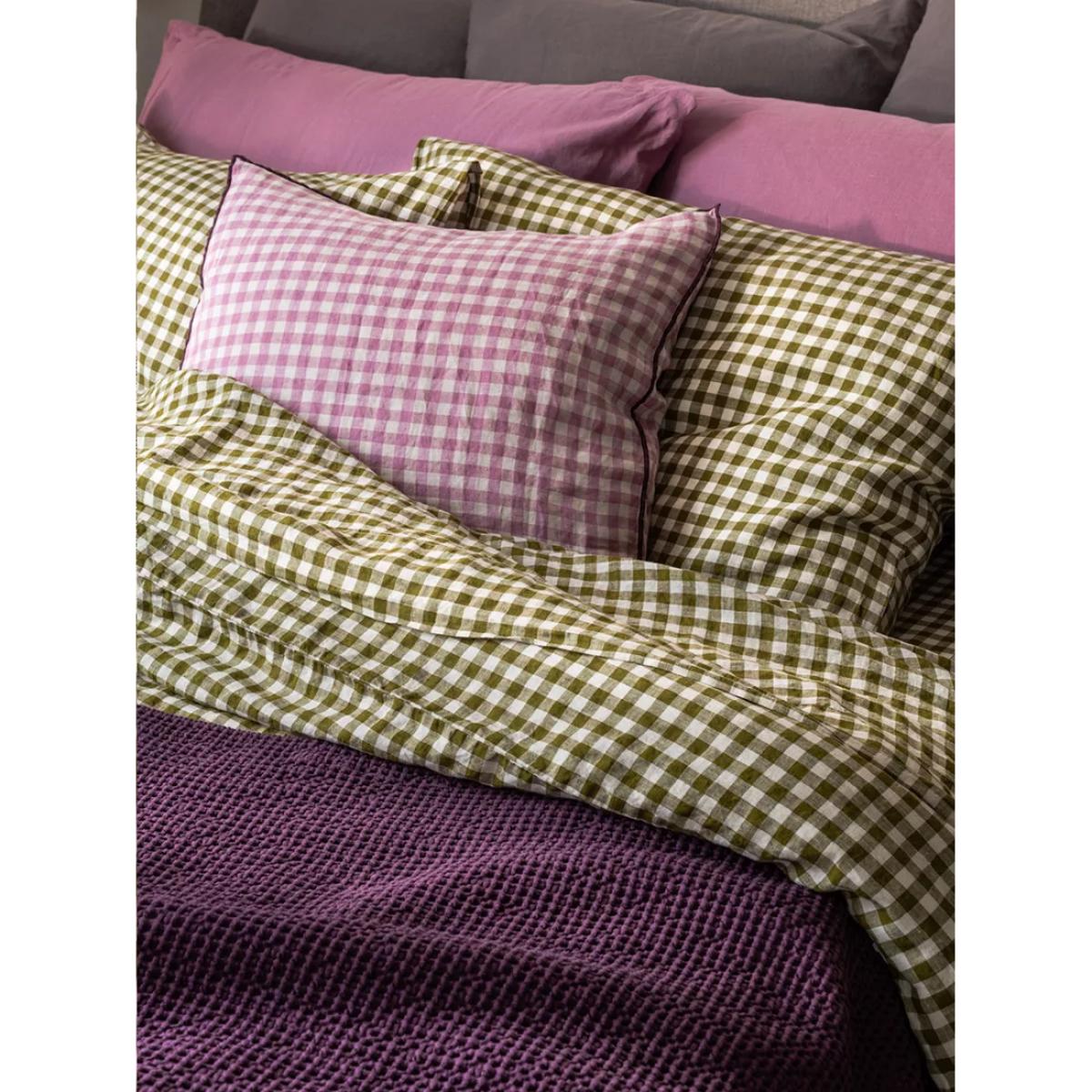Piglet in Bed Gingham Linen Bedding – image 3