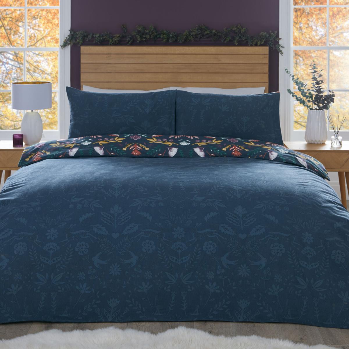 Folky Forest Duvet Cover and Pillowcase Set - Navy / Superking – image 4