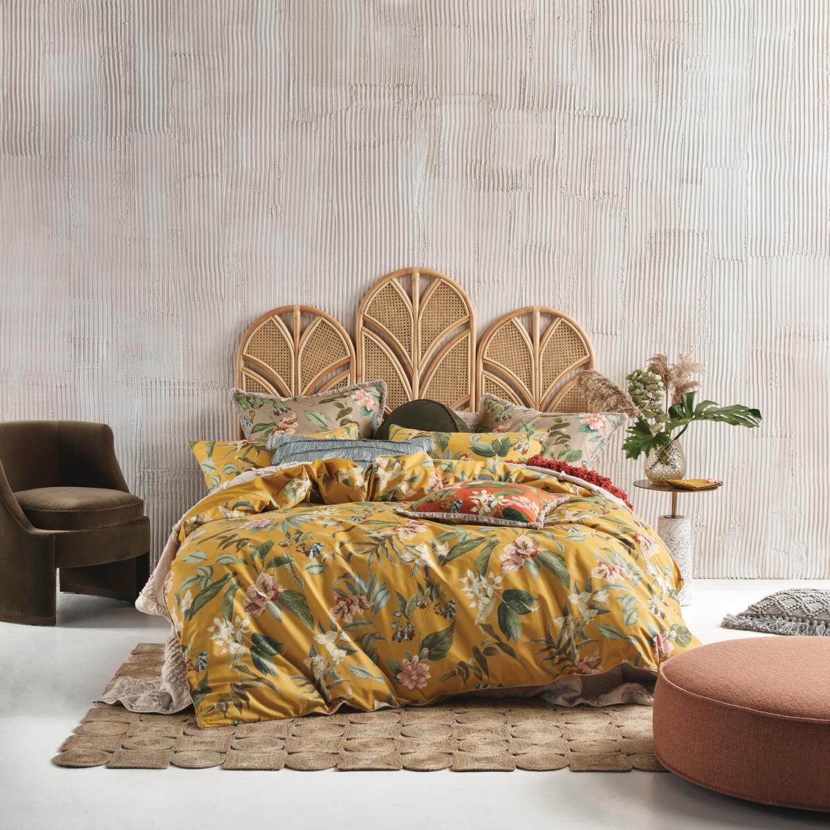Modern Boudoir Floral Duvet Cover Set - Yellow / Superking – image 1