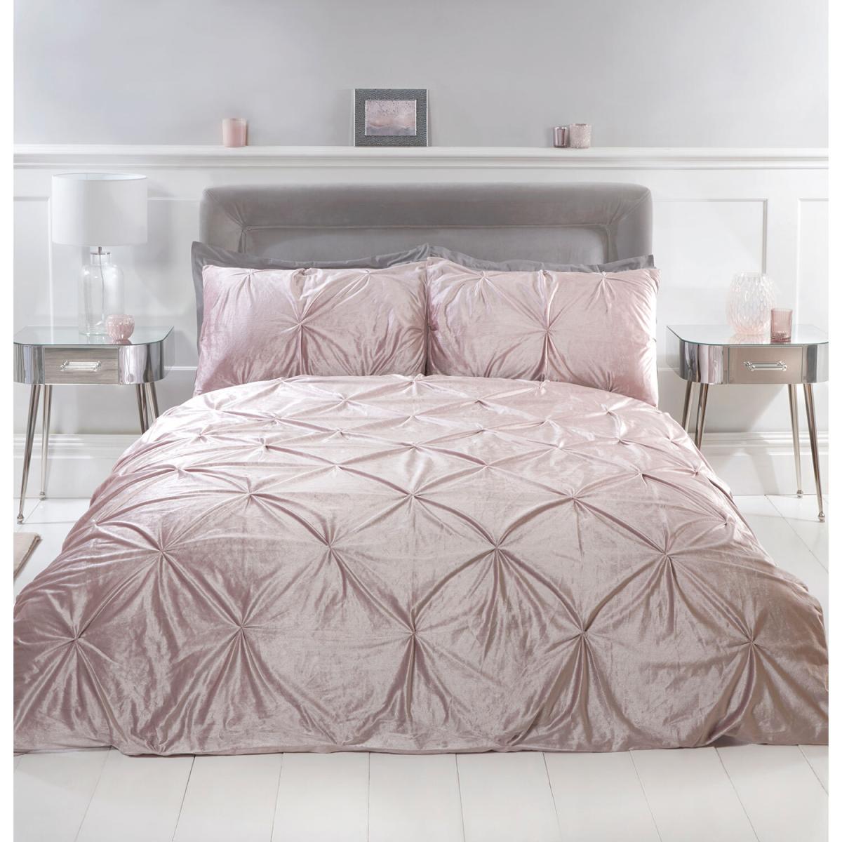Balmoral Velvet Duvet Cover and Pillowcase Set - Lilac / Superking – image 1