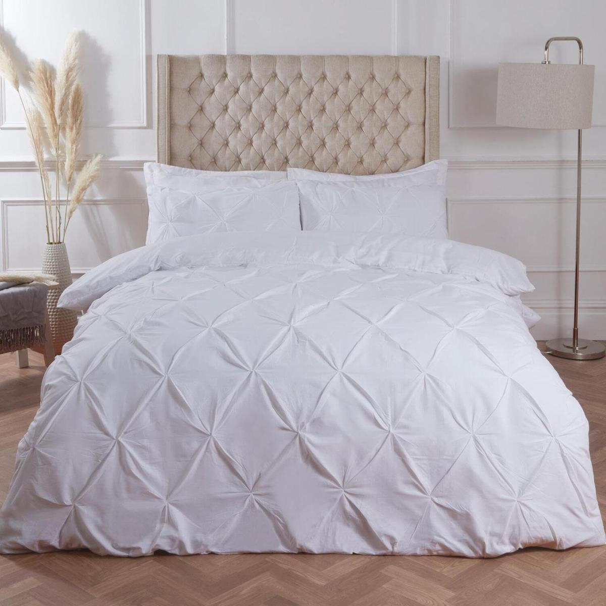 Highams Diamond Pintuck Duvet Cover with Pillowcase - White / Superking – image 2