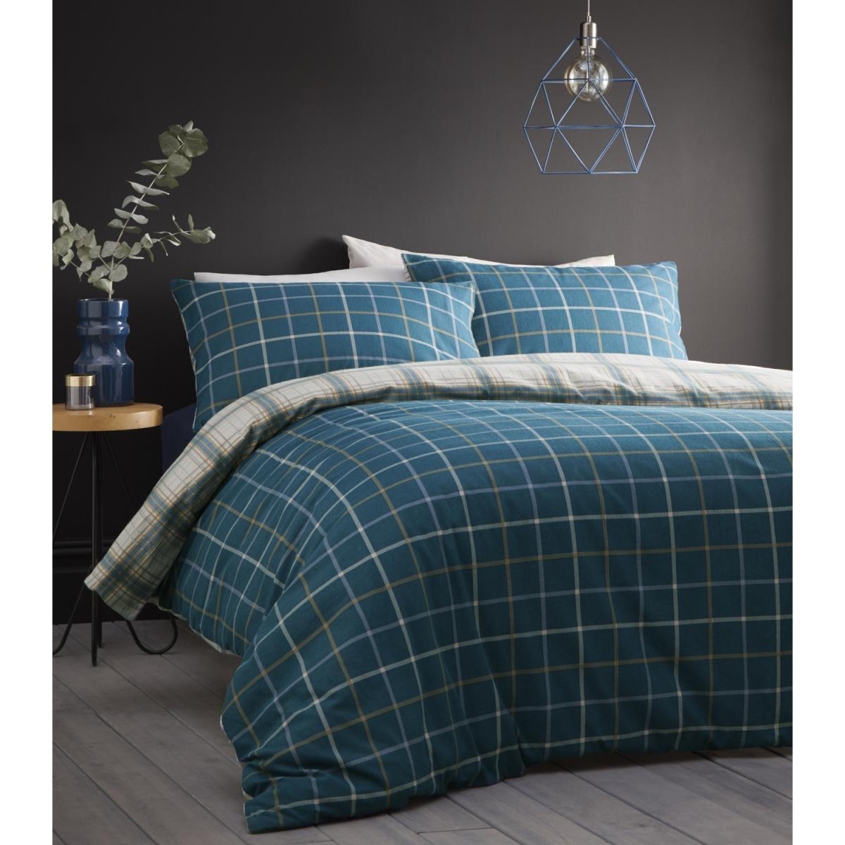 Iona Duvet Cover and Pillowcase Set - Plum / Superking – image 4
