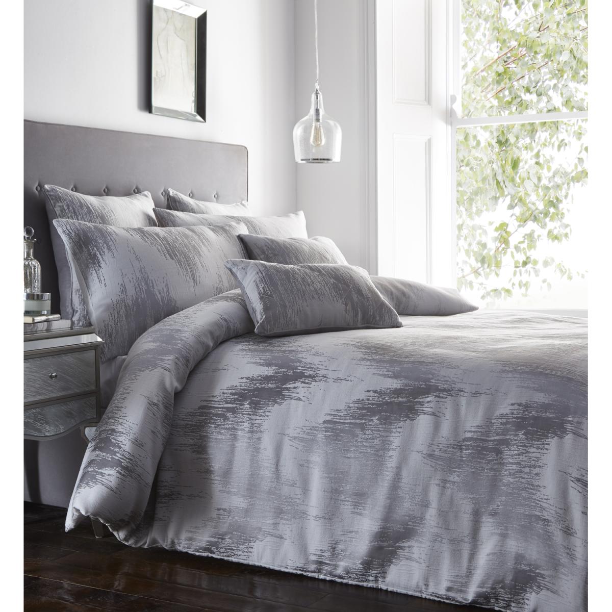 Quartz Duvet Cover and Pillowcase Set - Silver / Super King – image 4
