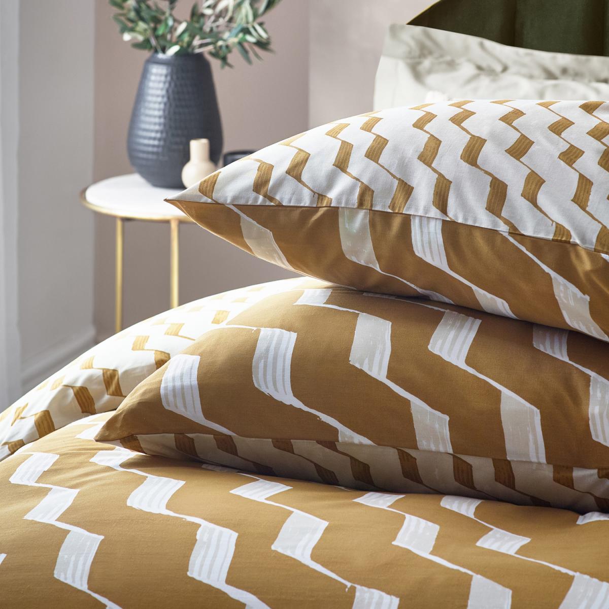 Abstract Ribbon Duvet Cover Set - Honey / Superking – image 4