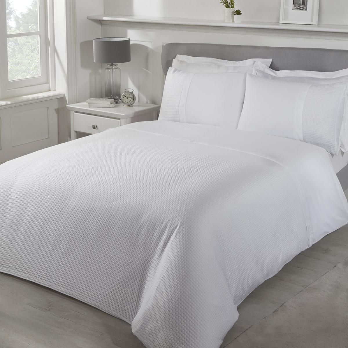 Luxury Waffle Duvet Cover and Pillowcase Set - White / Double – image 2