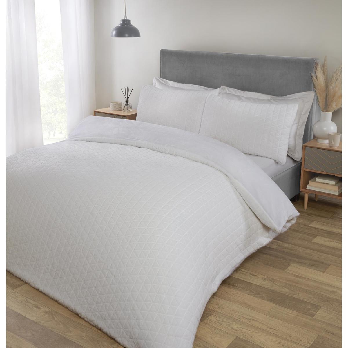 Geo Faux Fur Duvet Cover and Pillowcase Set - White / Double – image 2