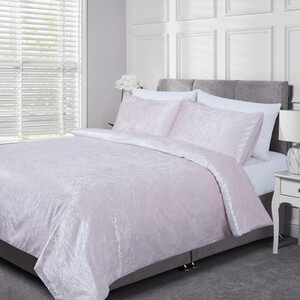 Crushed Velvet Duvet Cover and Pillowcase Set - Gold / Double – image 5