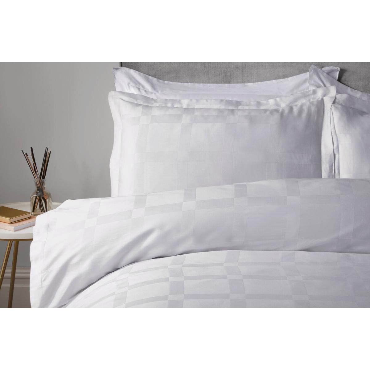 Sloane Check Duvet Cover and Pillowcase Set - White / Double – image 3