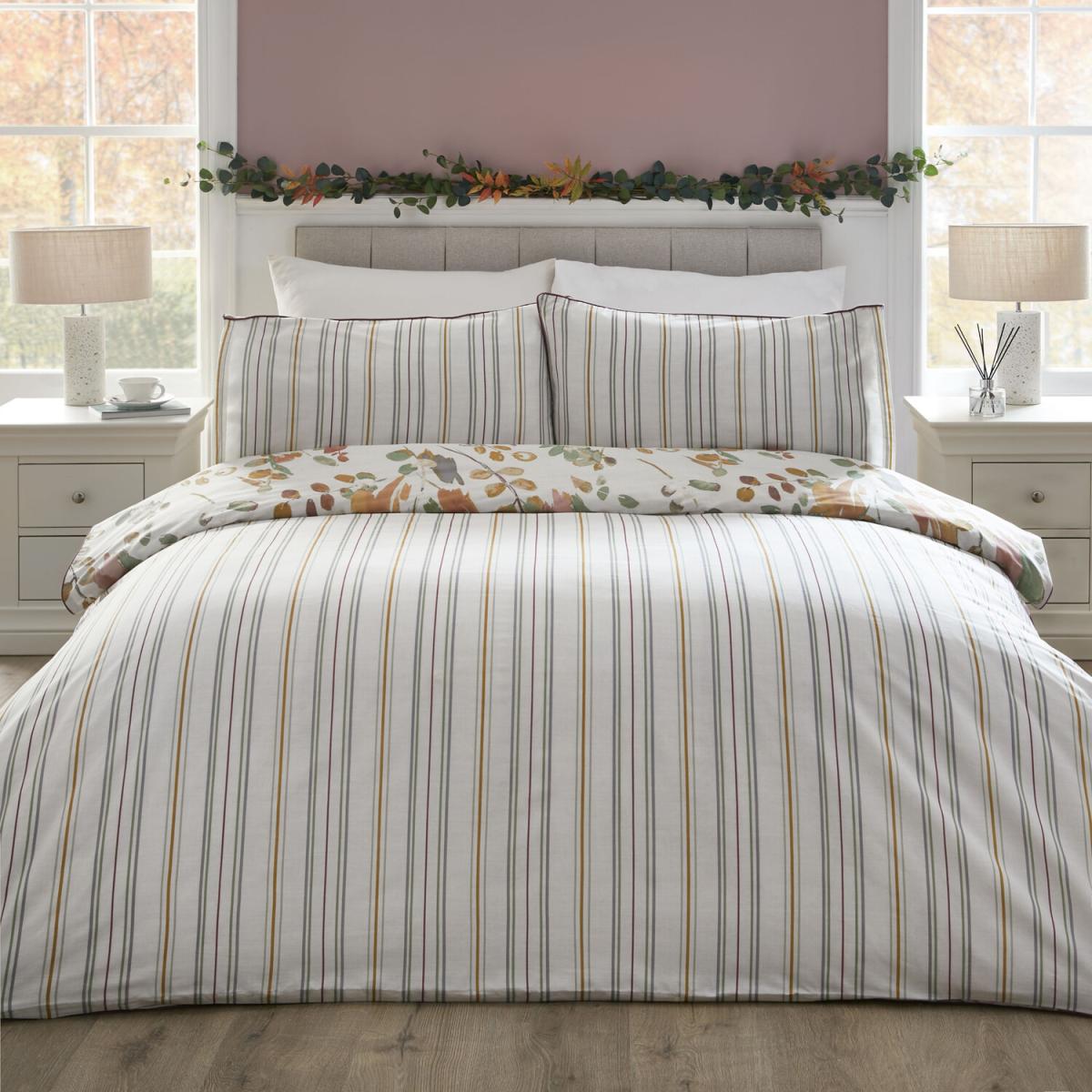Gaia Botanical Duvet Cover and Pillowcase Set - Rust / Double – image 3