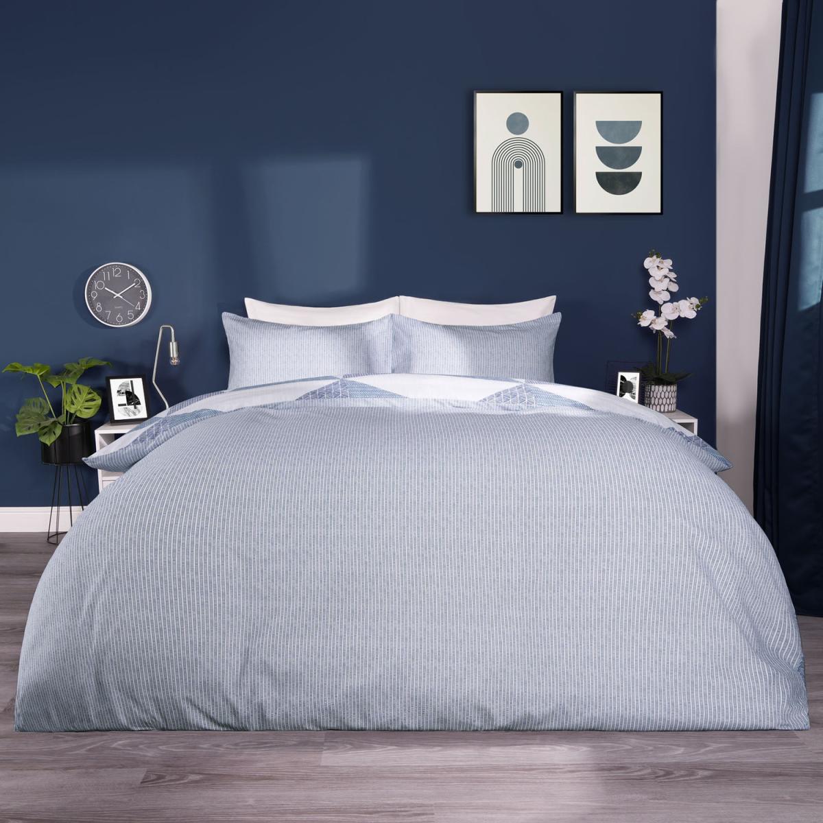 Textured Geometric Duvet Cover with Pillowcase - Navy / Double – image 7