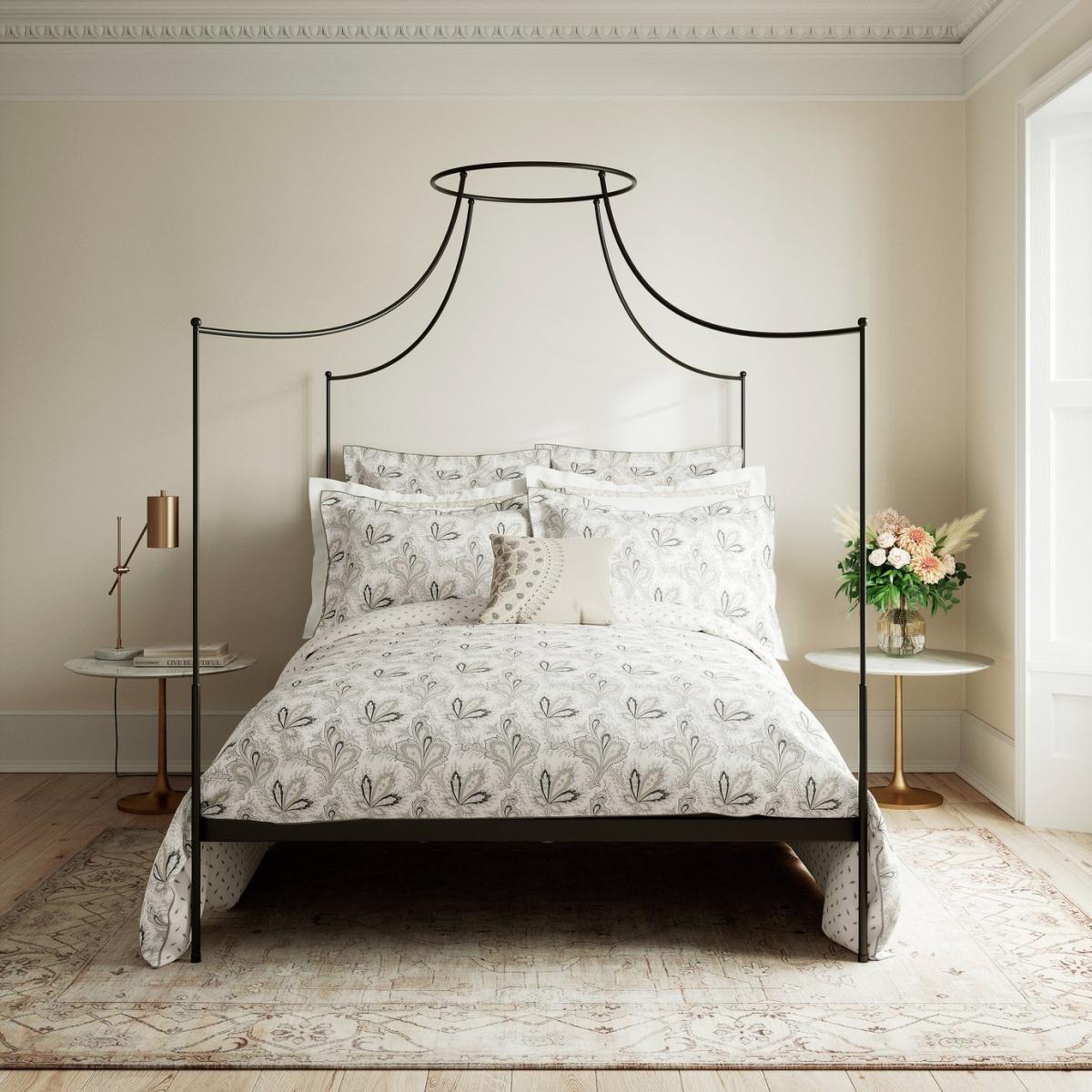 V&A Cotton Aarya Indian Paisley White Bedding Set- King size – image 2