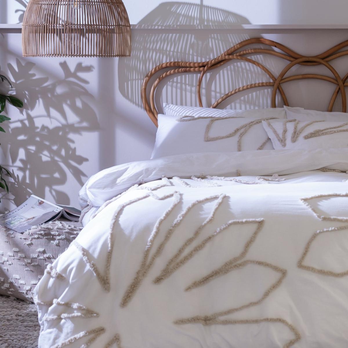 Habitat Cotton Tufted Palm White &Cream Bedding Set-Kingsize – image 1