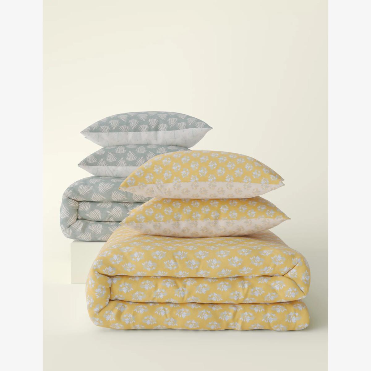 M&S 2pk Cotton Blend Foliage Bedding Sets - 5FT - Ochre, Ochre – image 1