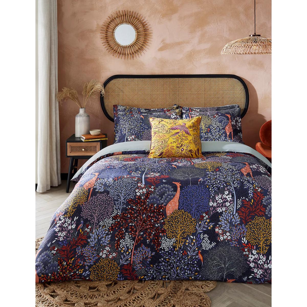 Sara Miller Sateen Giraffes Sanctuary Bedding Set - 5FT - Navy, Navy – image 2