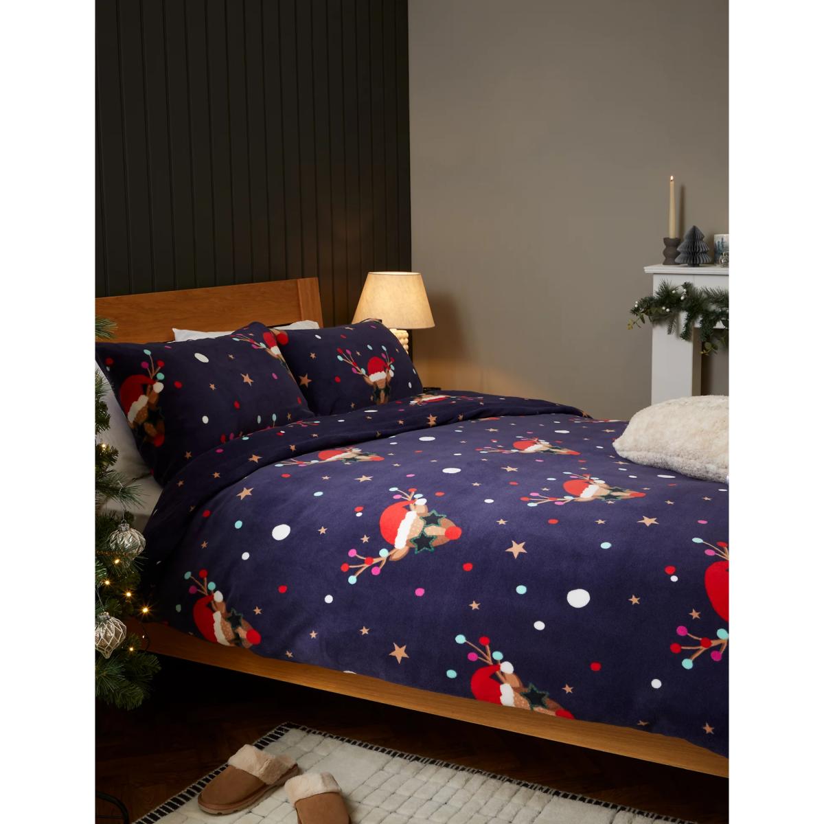 M&S Fleece Reindeer Pom Pom Bedding Set - 5FT - Navy Mix, Navy Mix – image 3
