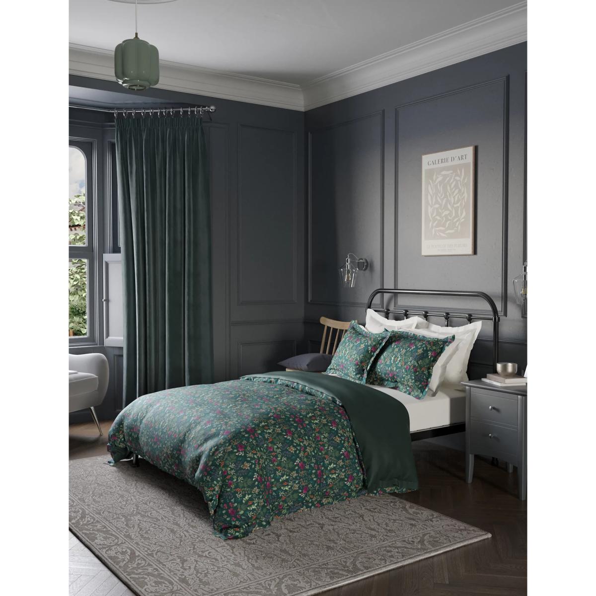 M&S Pure Cotton Sateen Winter Woodland Bedding Set - 5FT - Green Mix, Green Mix – image 3