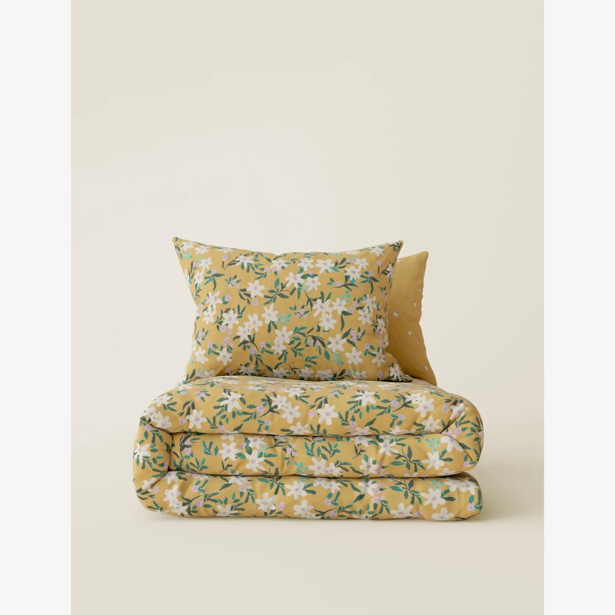 M&S Cotton Blend Daisy Print Bedding Set - 5FT - Ochre, Ochre – image 1